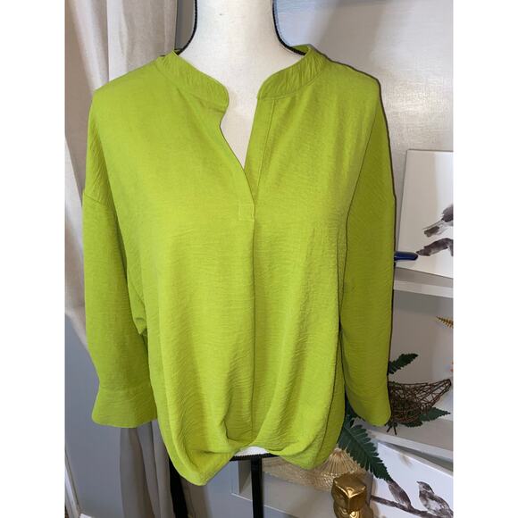 Stunning Unique Ivy Jane size M/L Green GUC Blouse
Top - Picture 11 of 11